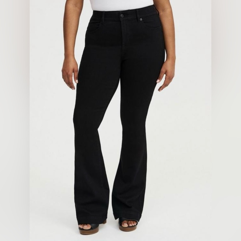 Torrid Bombshell Flare Black 10R
